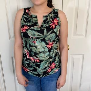 Cute blouse.